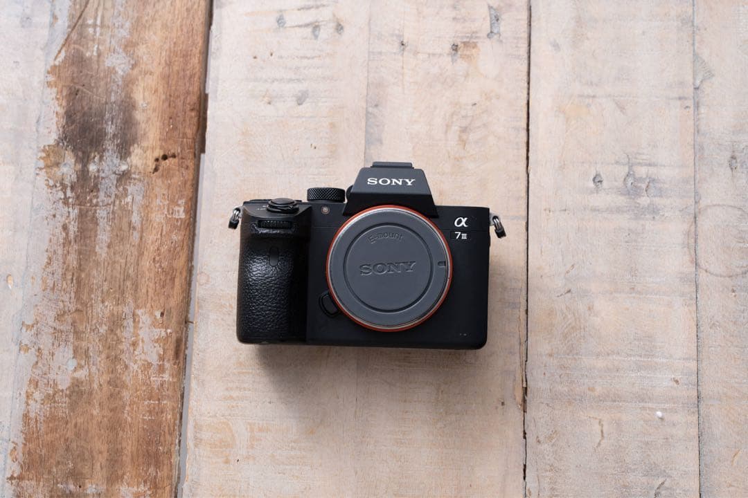 パ*コ様 SONY α7 III 本体 + バッテリー + 取扱説明書 + 箱