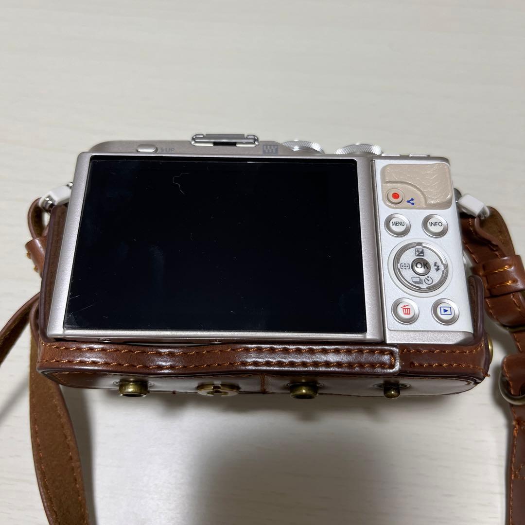 OLYMPUS PEN E-PL9 ダブルズームキット ホワイト
