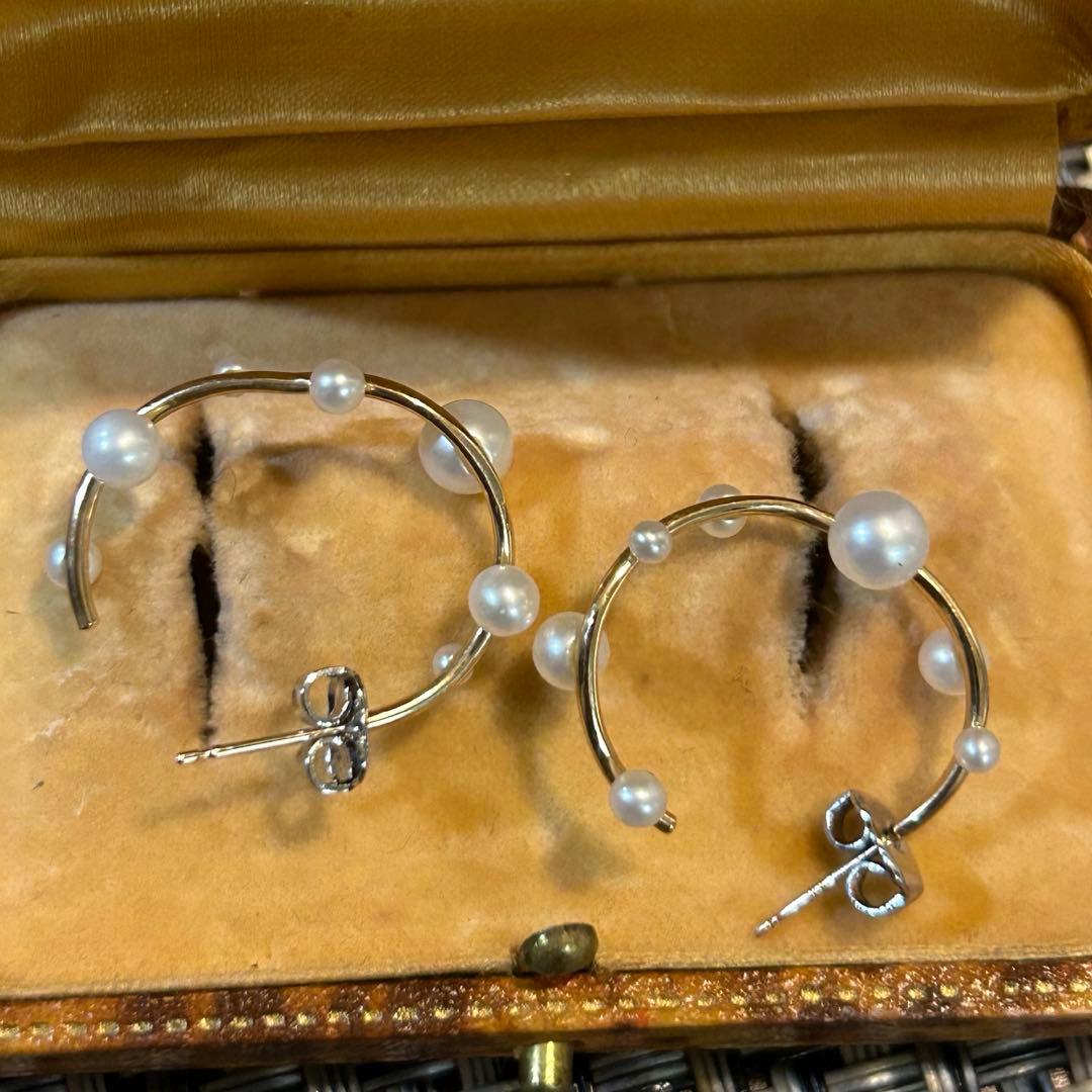 パールの個性的なピアス