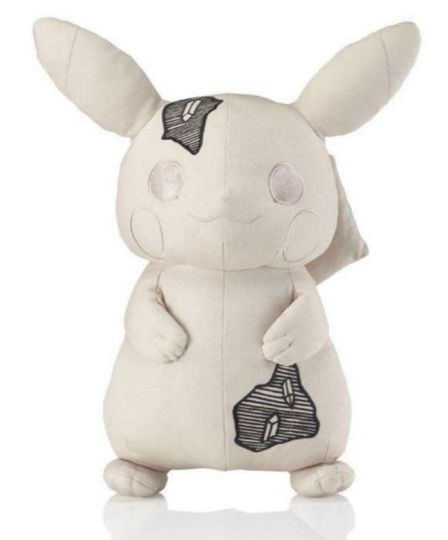 ａ*ｅ様 【未開封】Daniel Arsham Pokemon ダニエル ピカチ