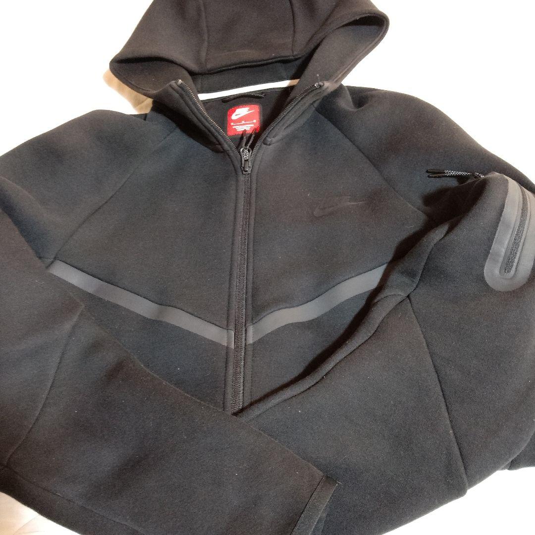 Nike テックフリースジップアップ