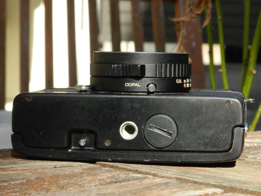 美品　KONICA C35 ブラック レンジファインダーカメラ 即撮影可