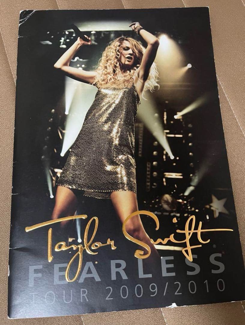 Taylor Swift fearlessツアーブック