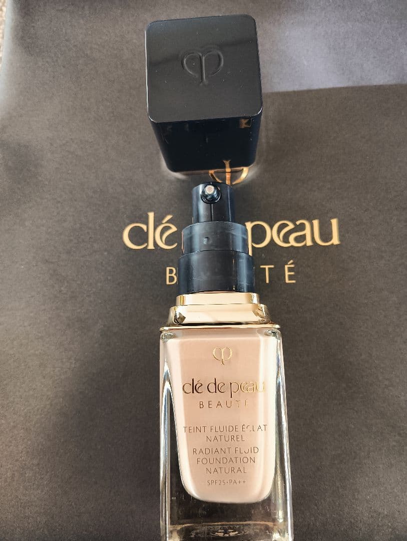 クレ・ド・ポー・ボーテ clé de peau リキッドファンデーション