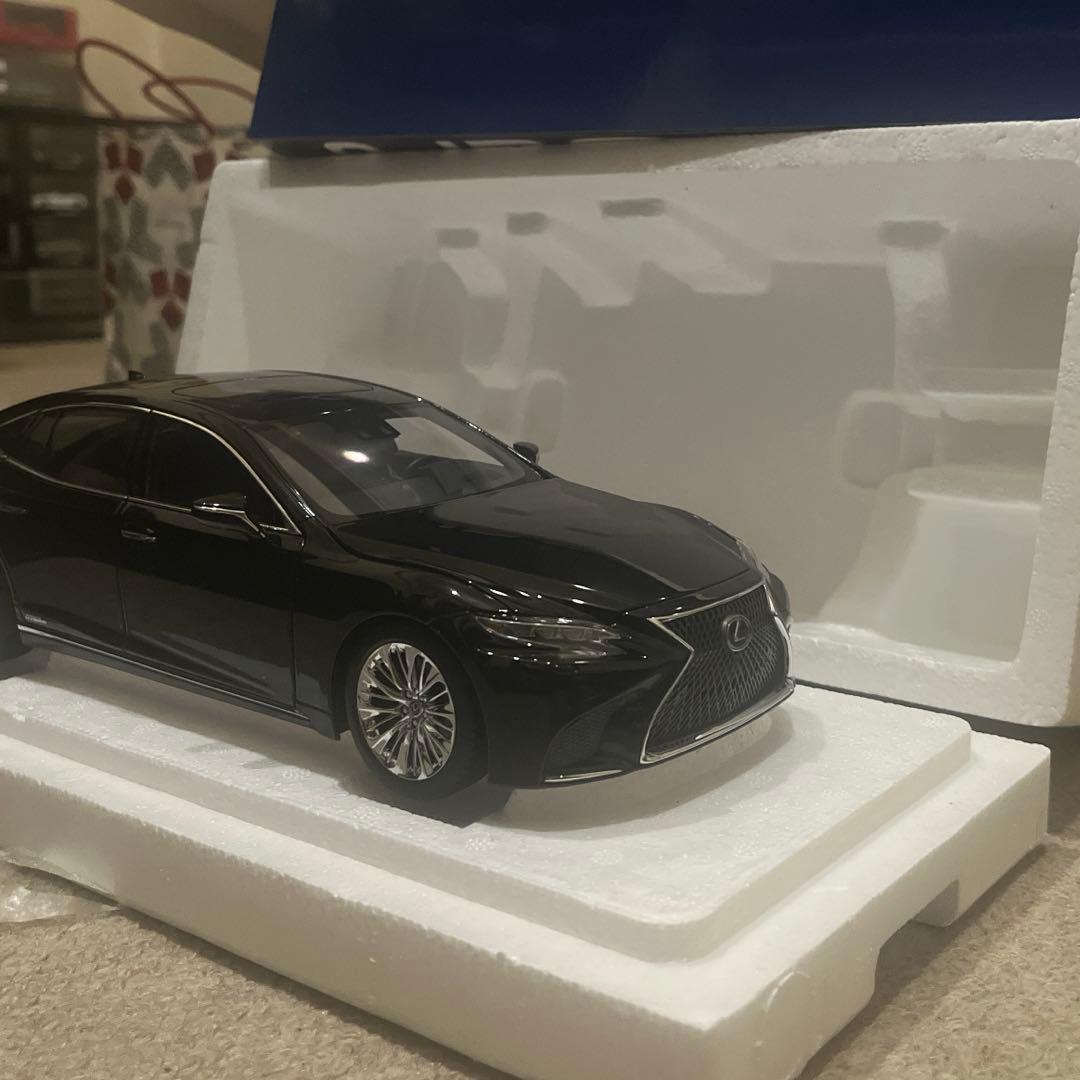 オートアート　レクサス　LEXUS LS500h 1/18
