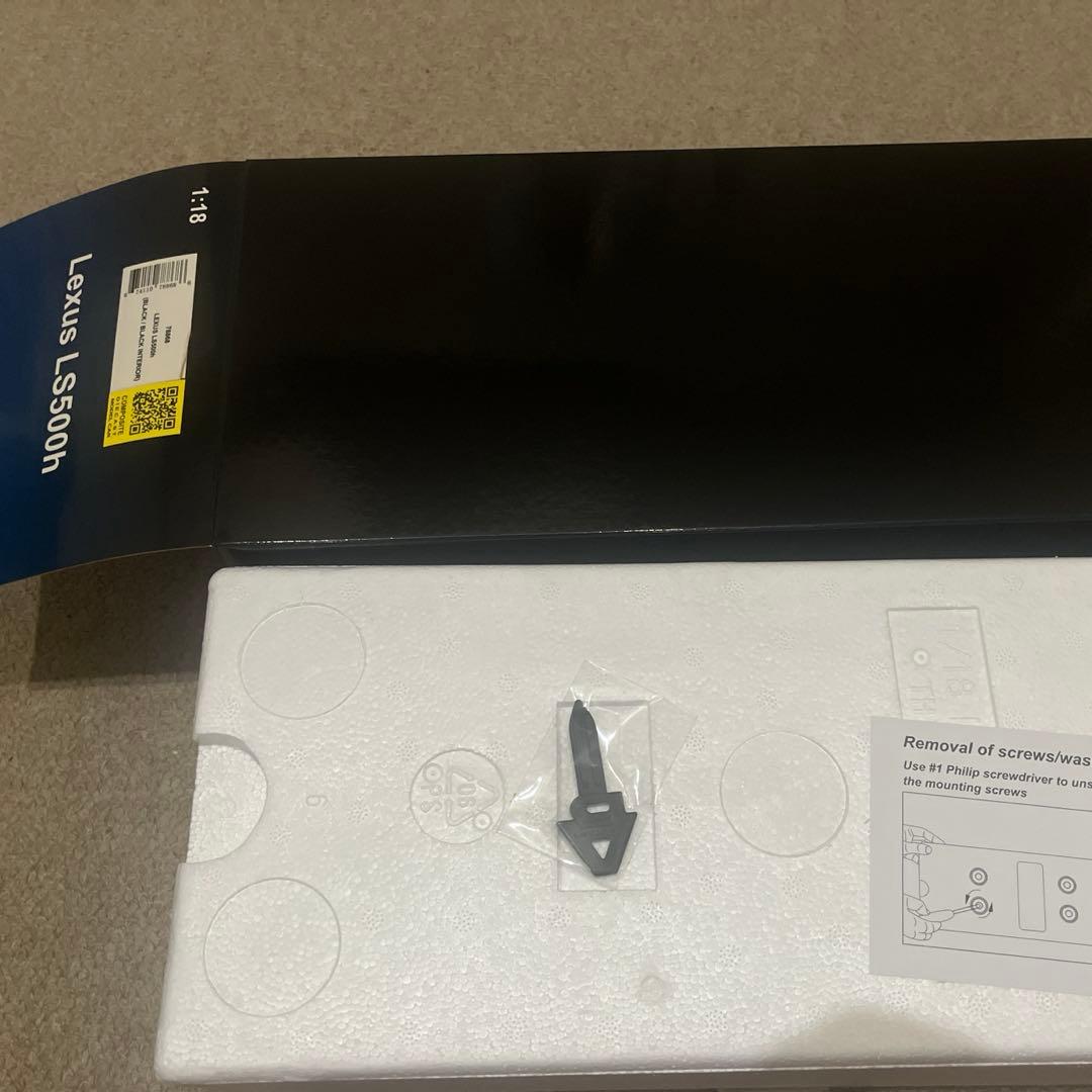 オートアート　レクサス　LEXUS LS500h 1/18