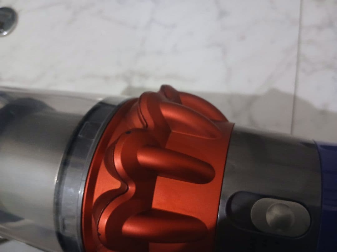 Dyson V10 SV12 レッド Fluffyヘッド付 付属品多数 動作良好