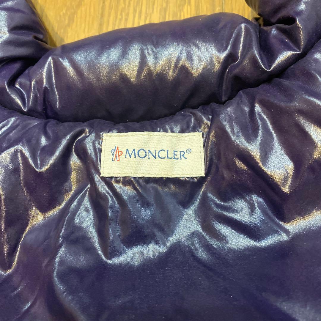ワンちゃん用　モンクレール　ダウン　試着のみ　超美品　犬用　フード付き