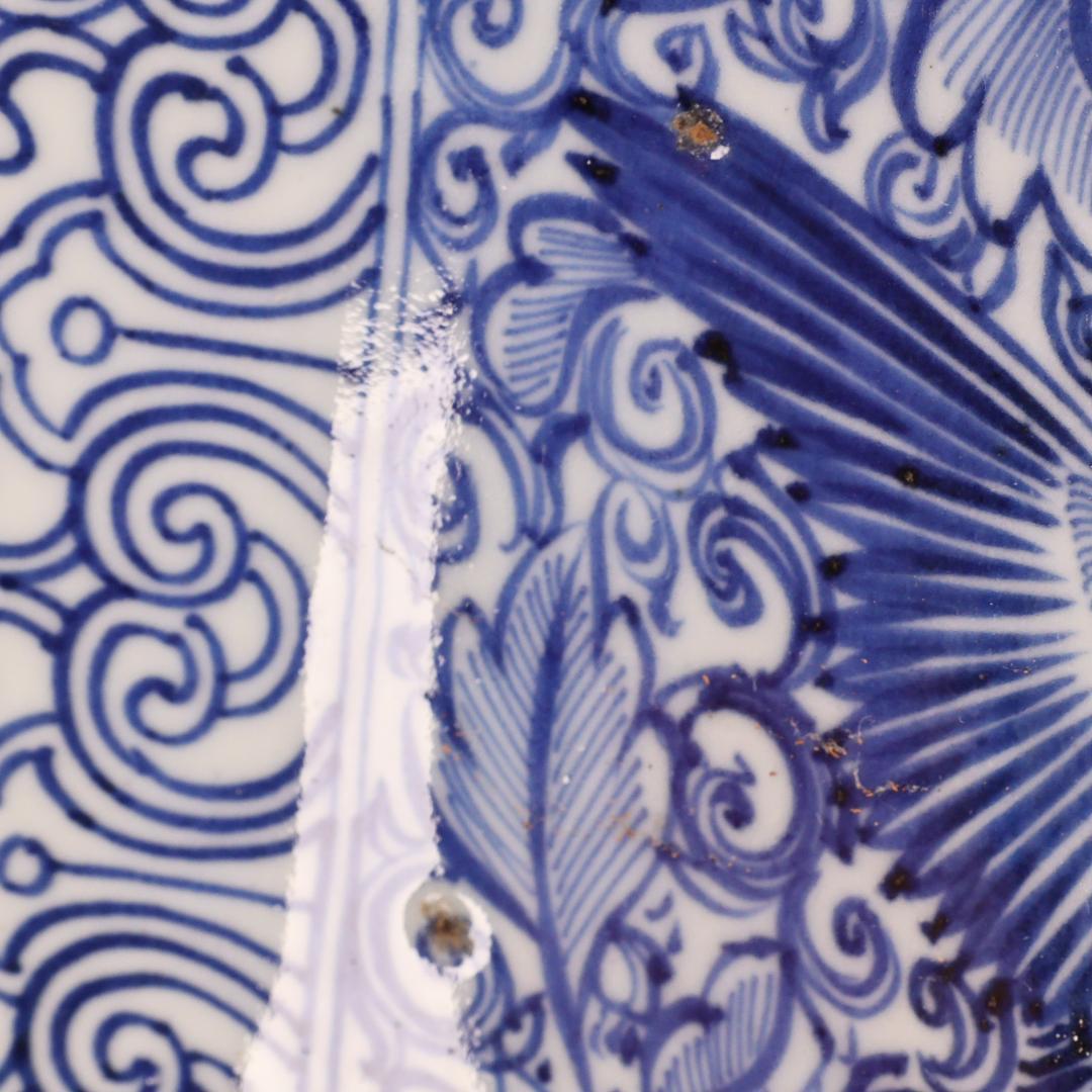 BK304　江戸期　肥前焼　古伊万里　大明成化年製　牡丹鳳凰角切刺身鉢　37㎝