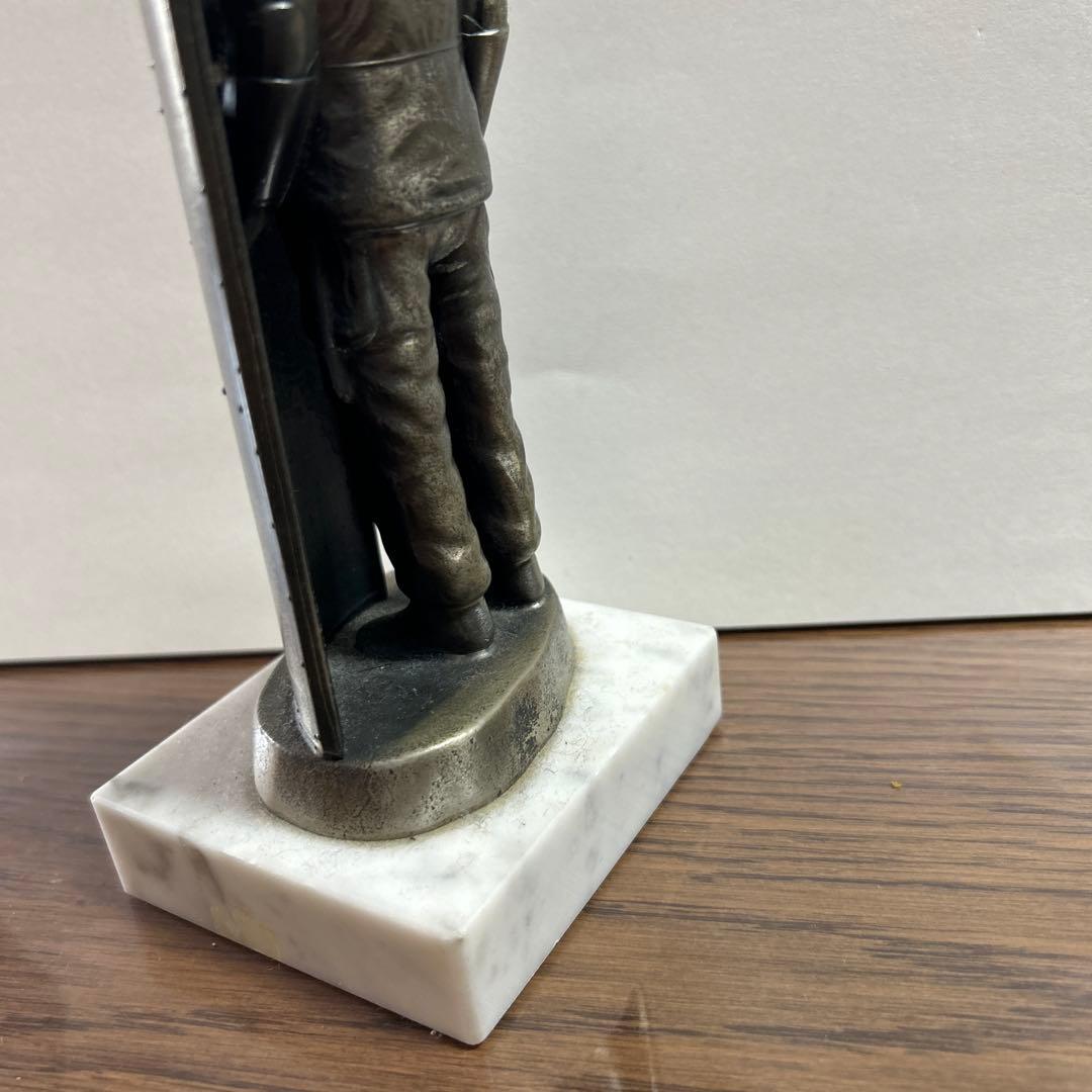 警察機動隊ブロンズ像　記念品