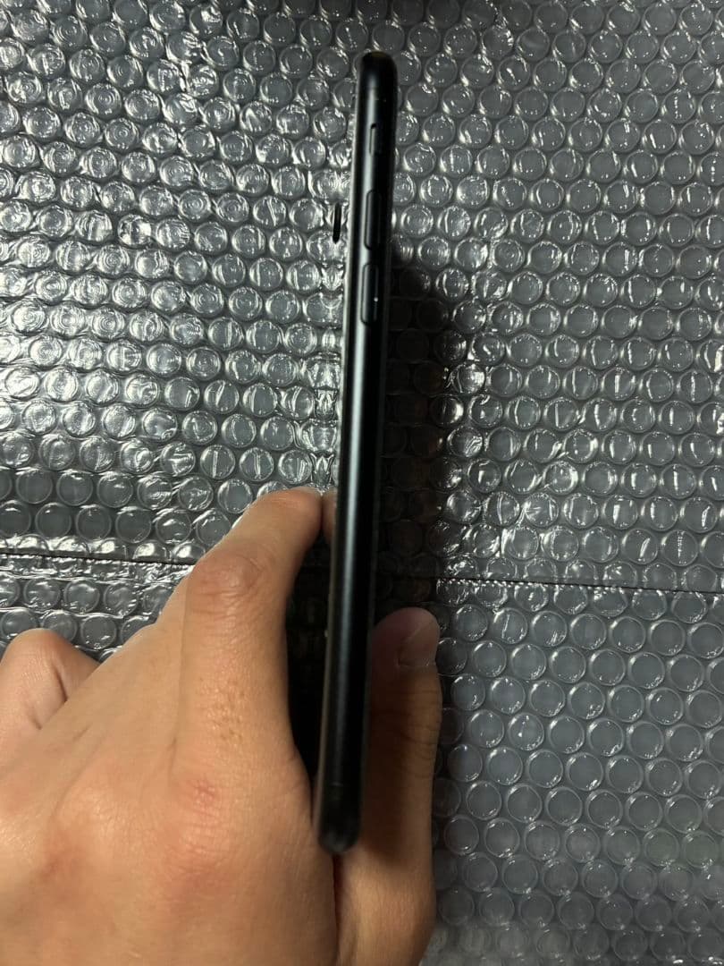 期間限定値下げ！Apple　iPhoneSE2　ブラック64GB 本体のみ