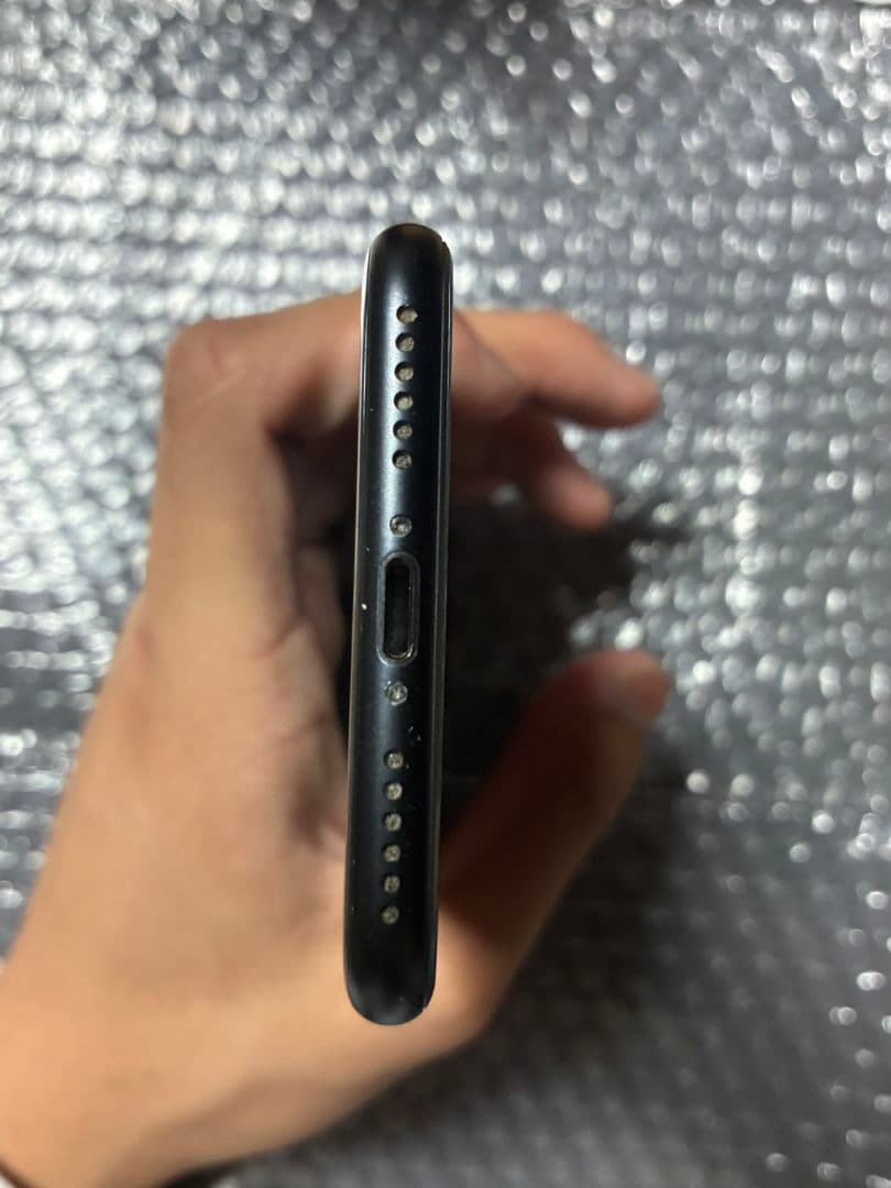 期間限定値下げ！Apple　iPhoneSE2　ブラック64GB 本体のみ