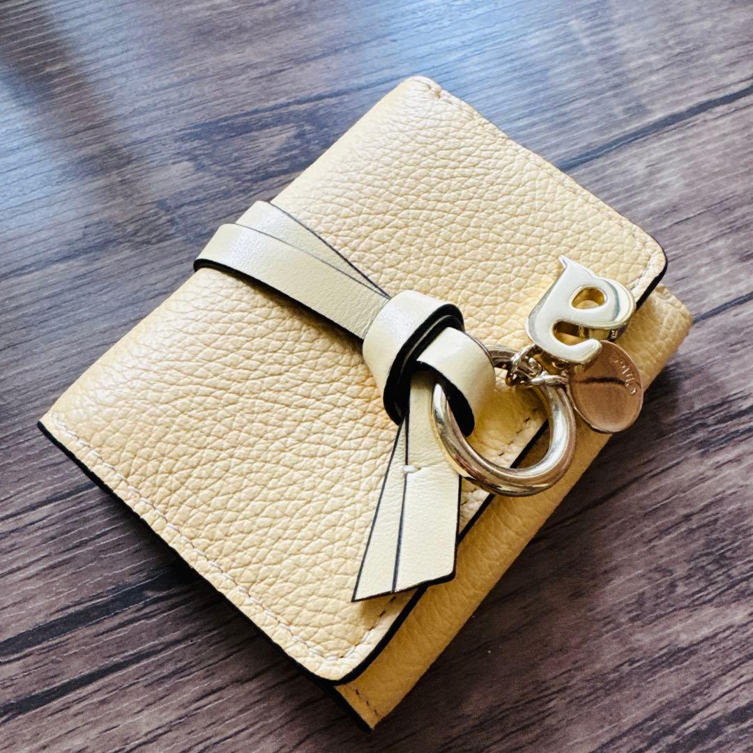 未使用Chloe 財布 ミニ トリフォールド イエロー アルファベット 三つ折り