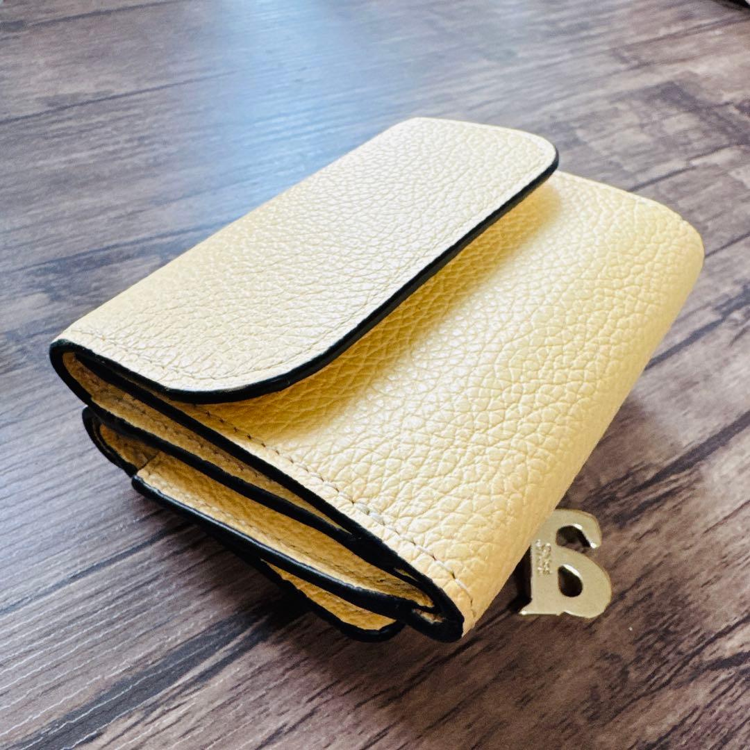 未使用Chloe 財布 ミニ トリフォールド イエロー アルファベット 三つ折り