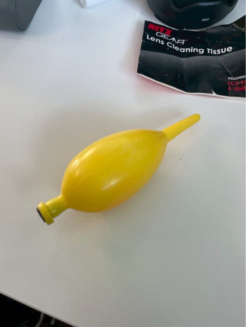 CANON EOS kiss X7本体、充電器、その他メンテナンス用品つき