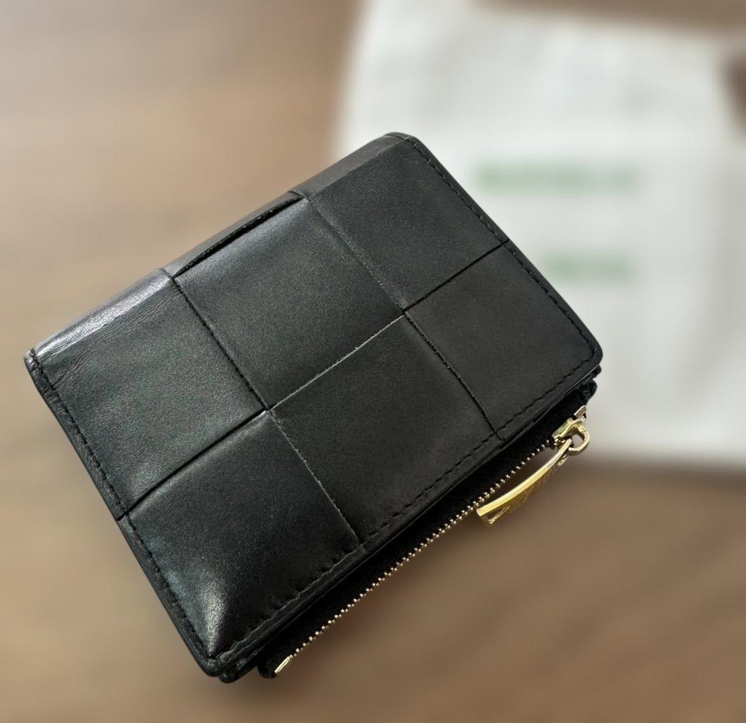 BOTTEGA VENETA 二つ折り財布 マキシイントレチャート レザー 黒