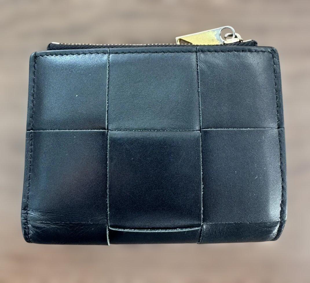 BOTTEGA VENETA 二つ折り財布 マキシイントレチャート レザー 黒