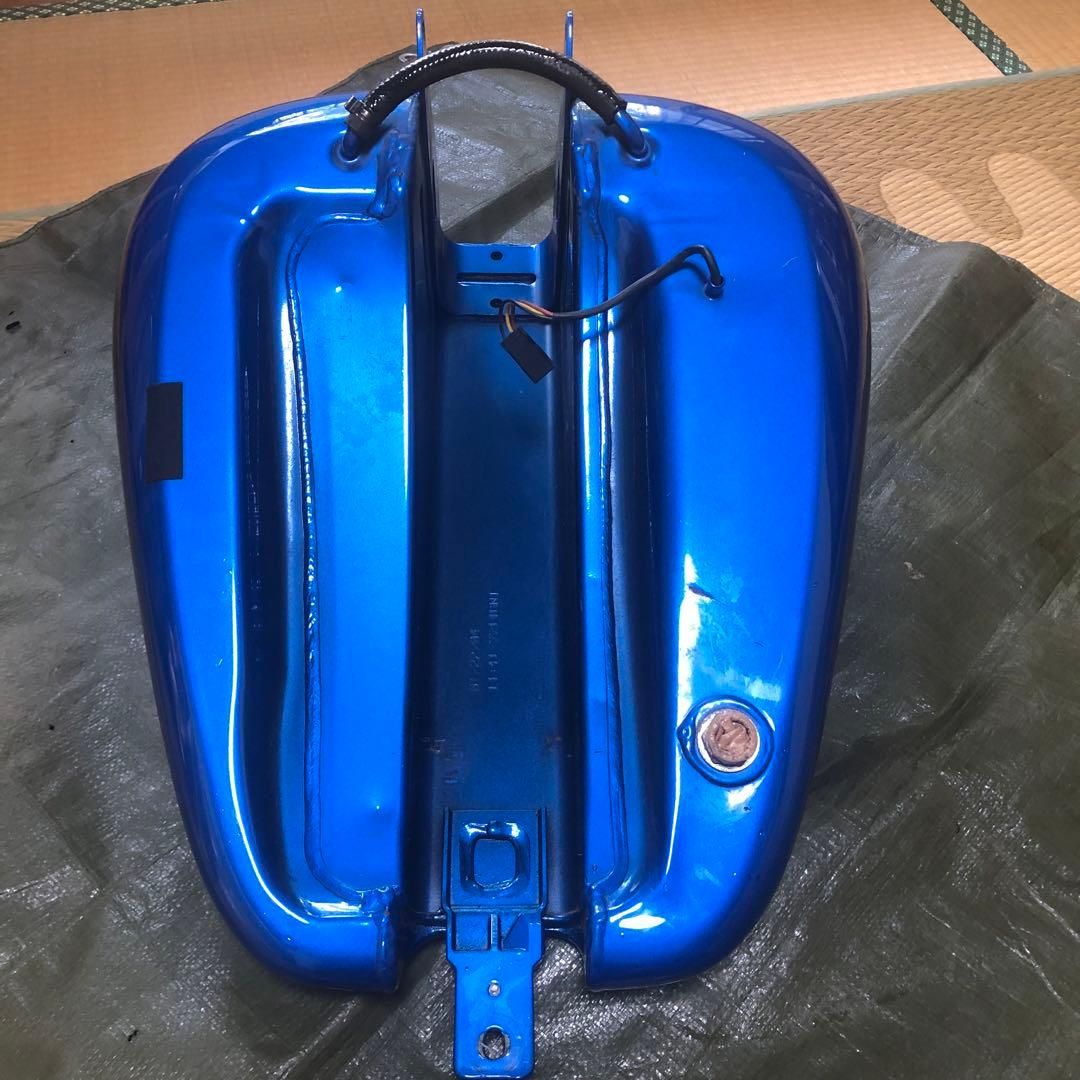 ハーレーダビッドソン　純正タンク　ソフテイル 2004年　fxsts