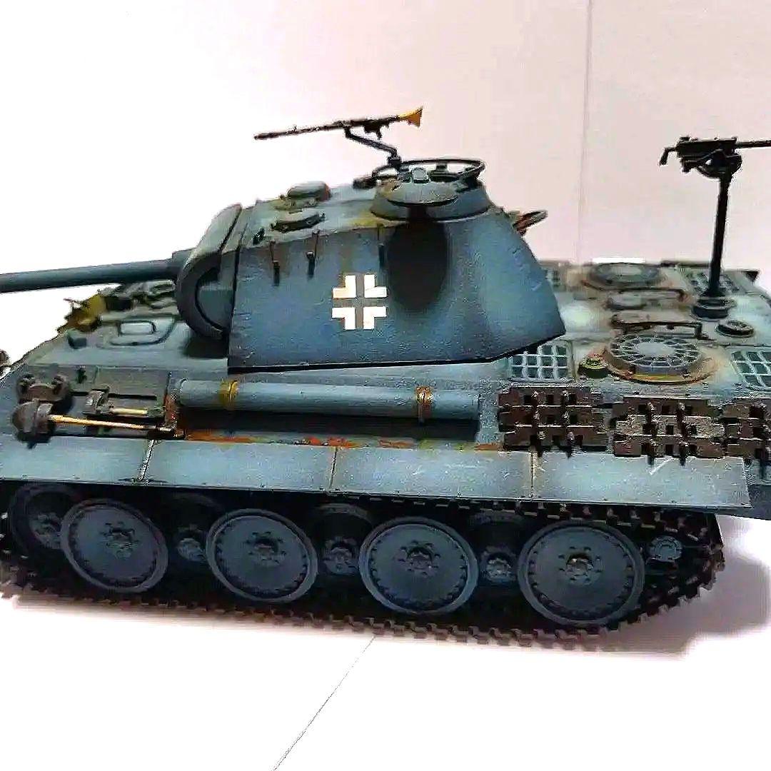 タミヤ　1/35プラモデル ドイツ パンター戦車（追加装甲板装備）塗装済み完成品