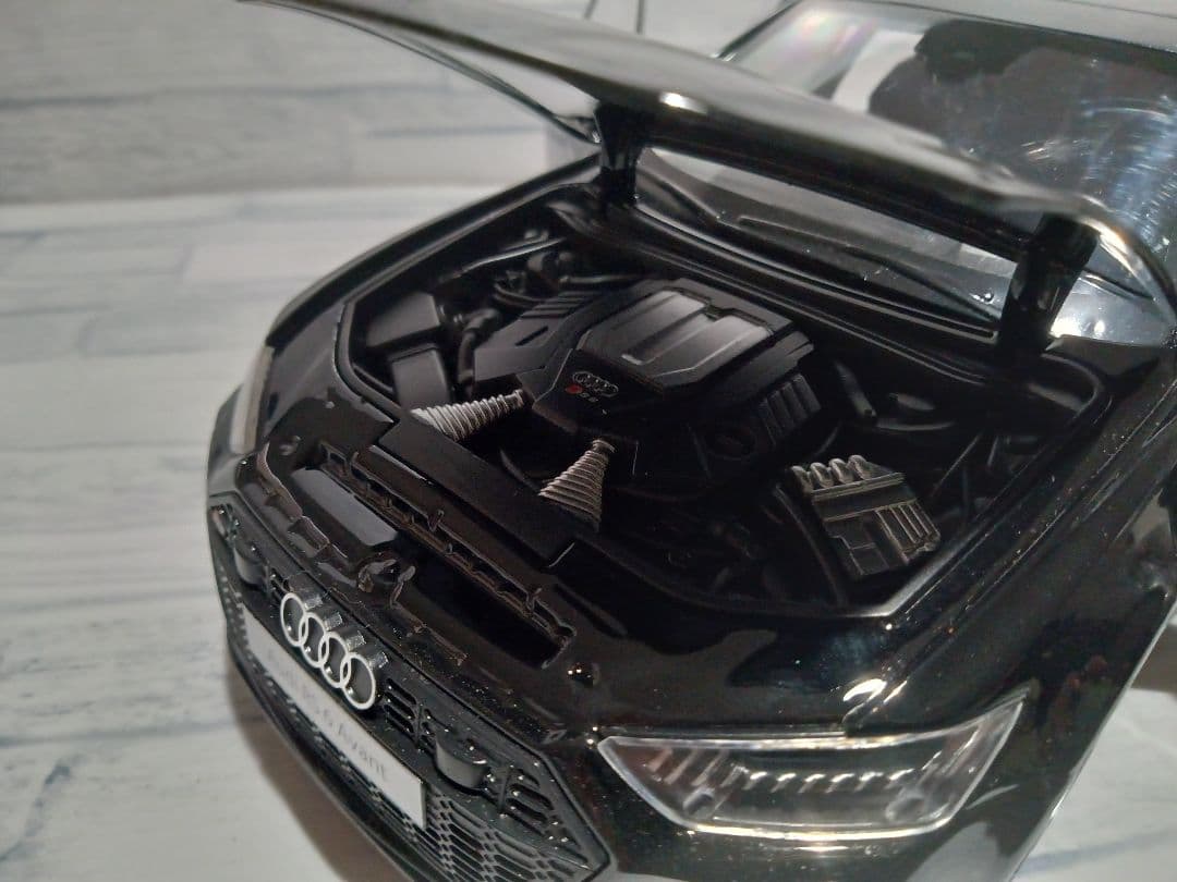 1/18 アウディ　RS6 アバント C8 ダイキャスト　ミニカー　ブラック