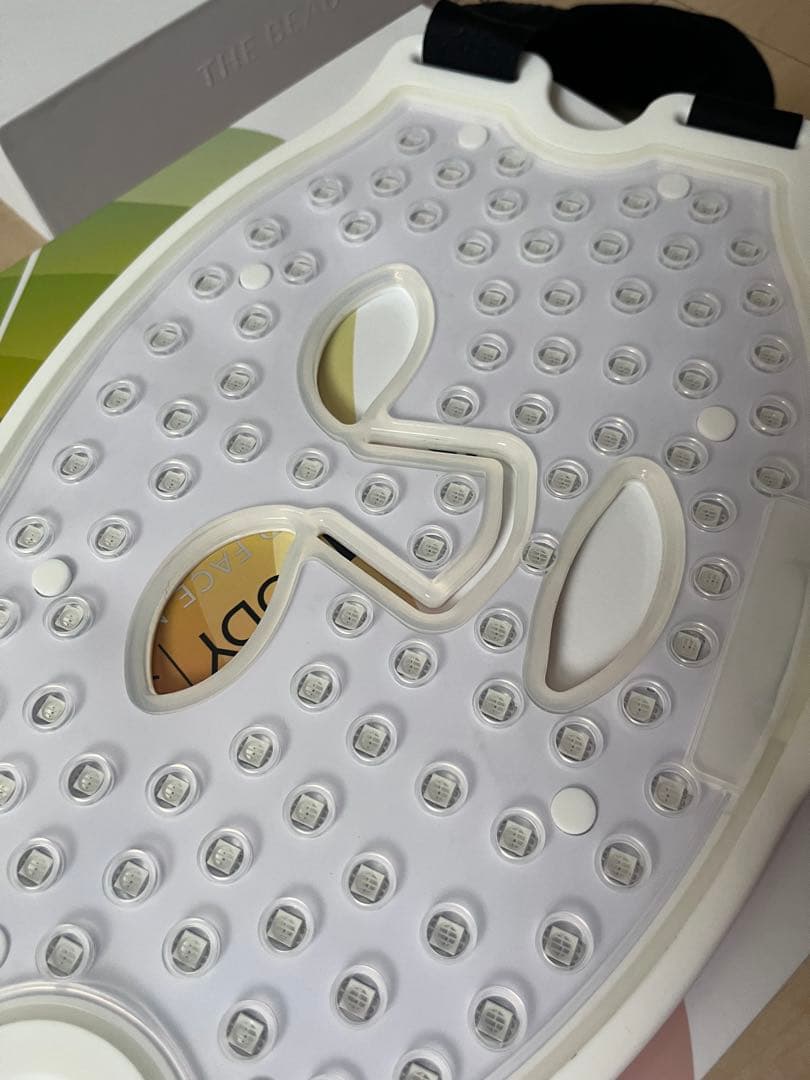 ボディ・フェイスケア CURRENTBODY skin 4-in-1 LED Face Mask