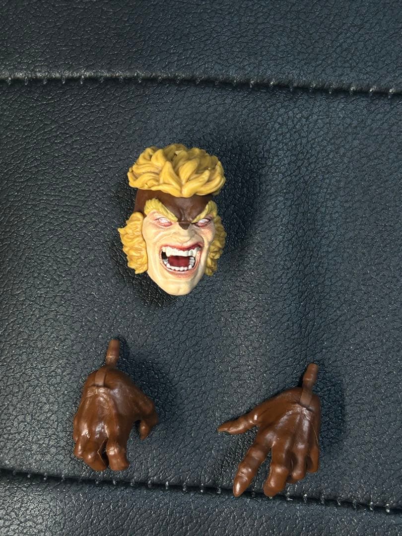 マーベルレジェンド セイバートゥース