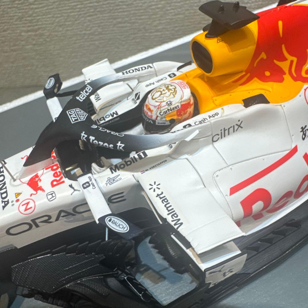 Red Bull Racing Honda RB16 1/18 ミニカー