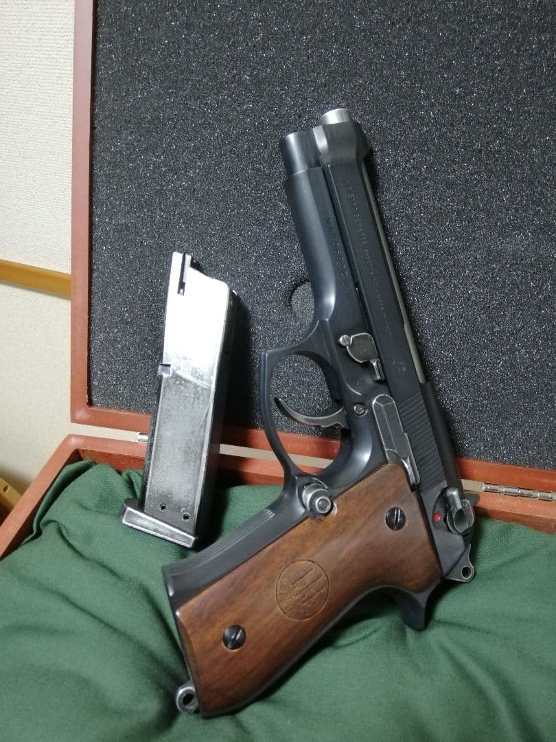 ⭐WAウエスタンアームズ ベレッタ92FS ガスブロ⭐木製グリップ&ケース付
