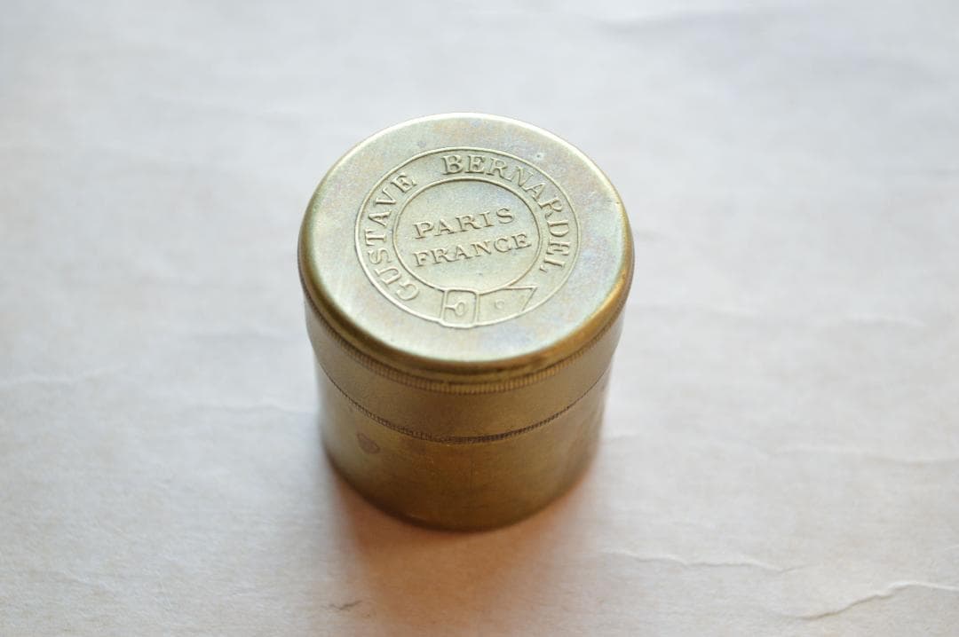 缶ベル　古い松脂