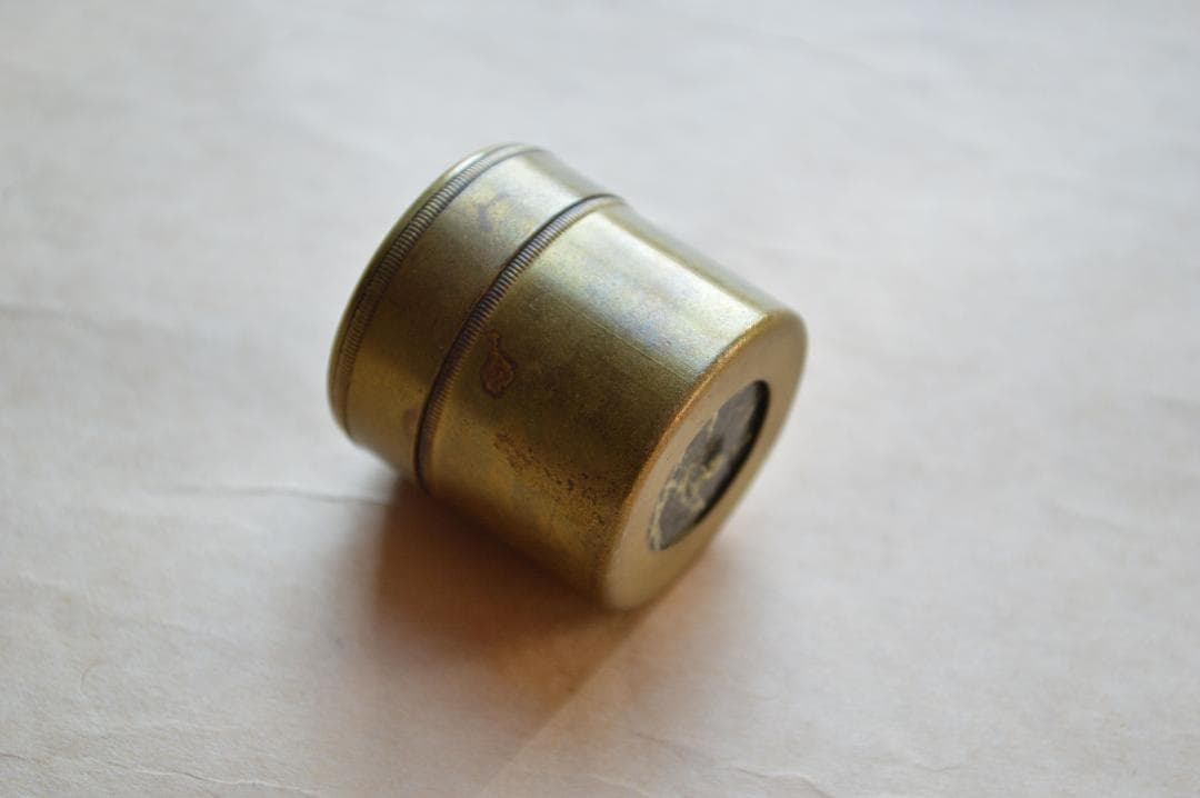 缶ベル　古い松脂