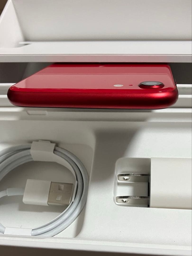 iphonese 第2世代 本体 64