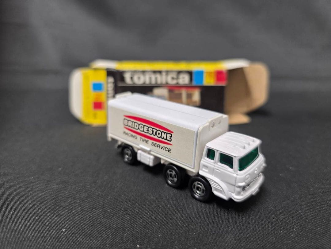 トミカ黒箱76ふそうウイングルーフトラック レース配布品 非売品