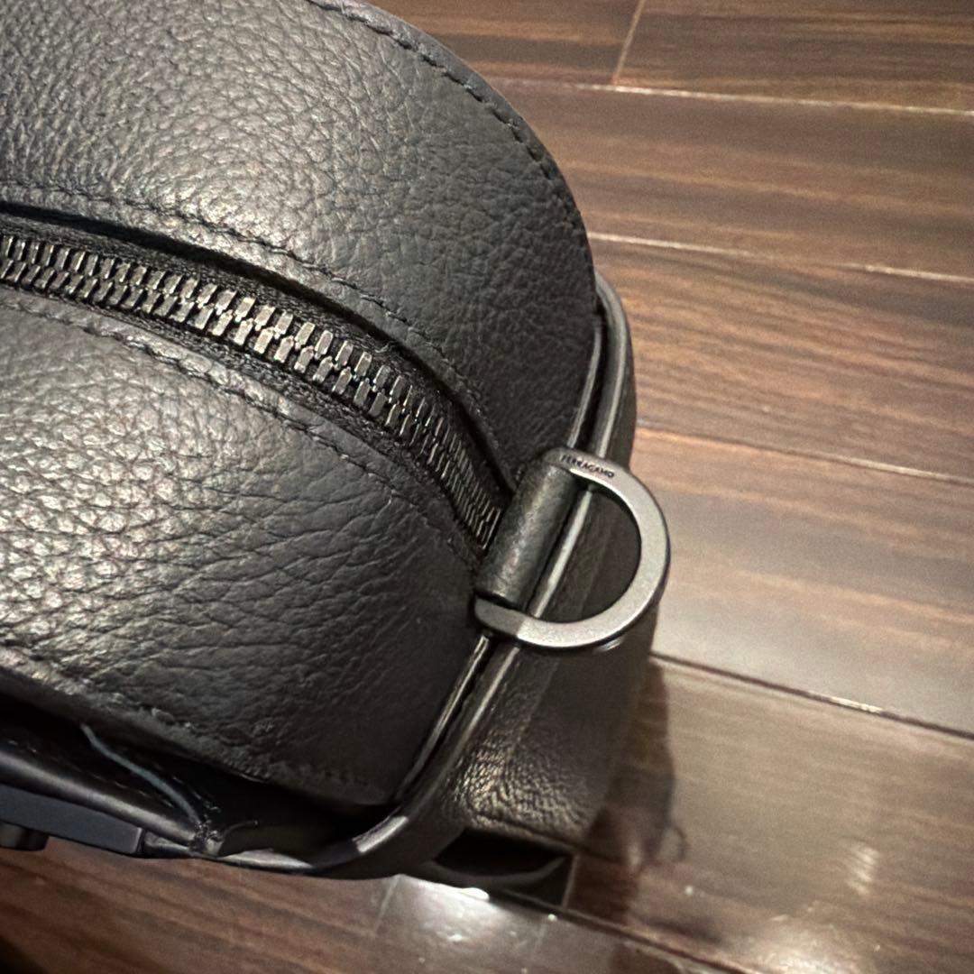 フェラガモ　ガンチーニ ブリーフケース　半額以下　付属品無し　定価37万円