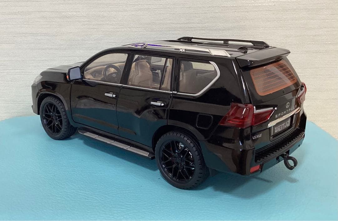レクサス LX570 ブラック LEXUS 1/18