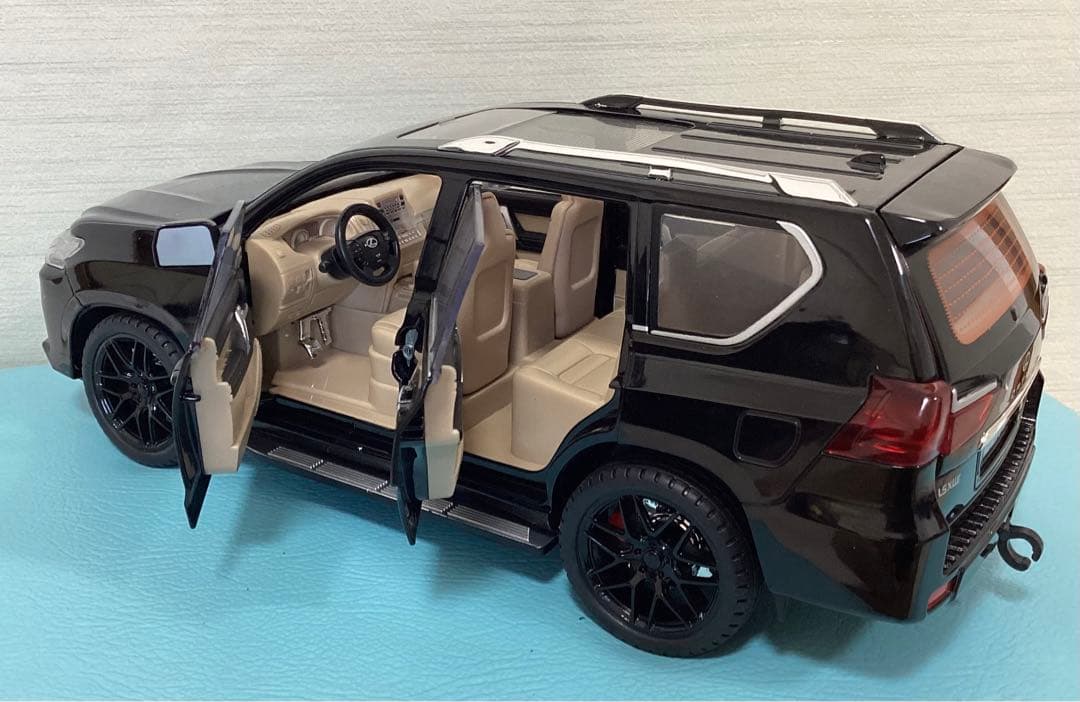 レクサス LX570 ブラック LEXUS 1/18