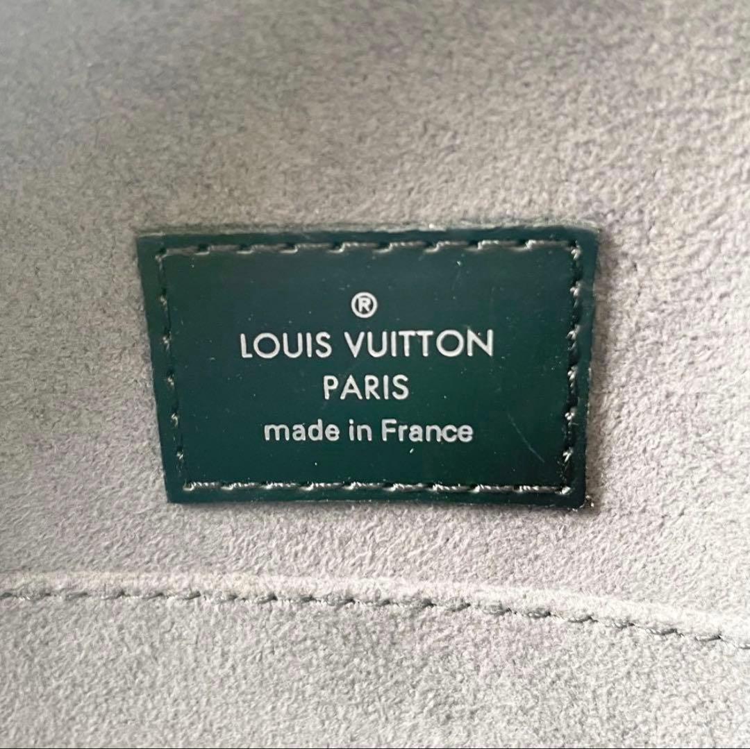 Louis Vuitton エピレザー ブラック ハンドバッグ