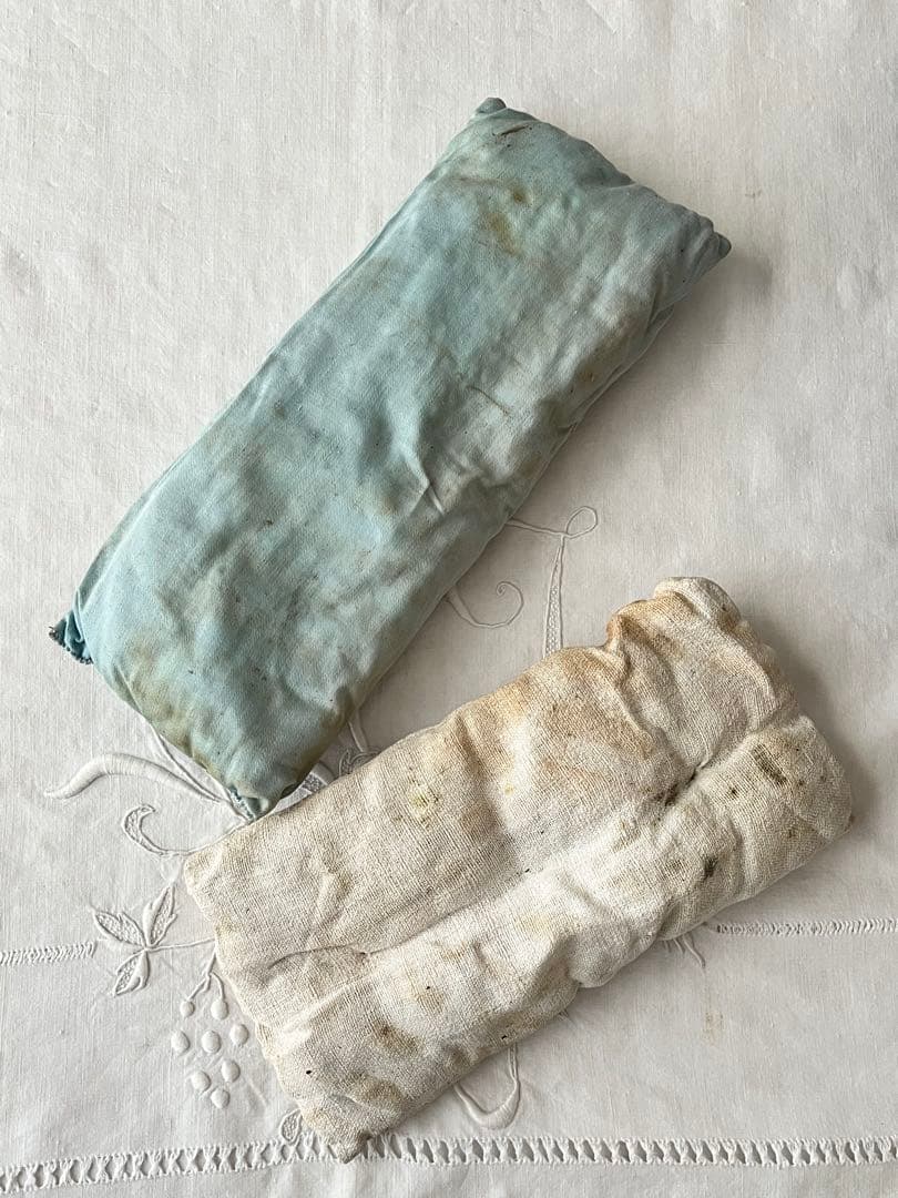 【美品】フランスアンティーク ブルターニュ木製細工 ドール用ベッド[3114]