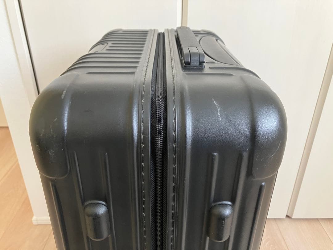 リモワ RIMOWA スーツケース　エッセンシャル チェックイン　M