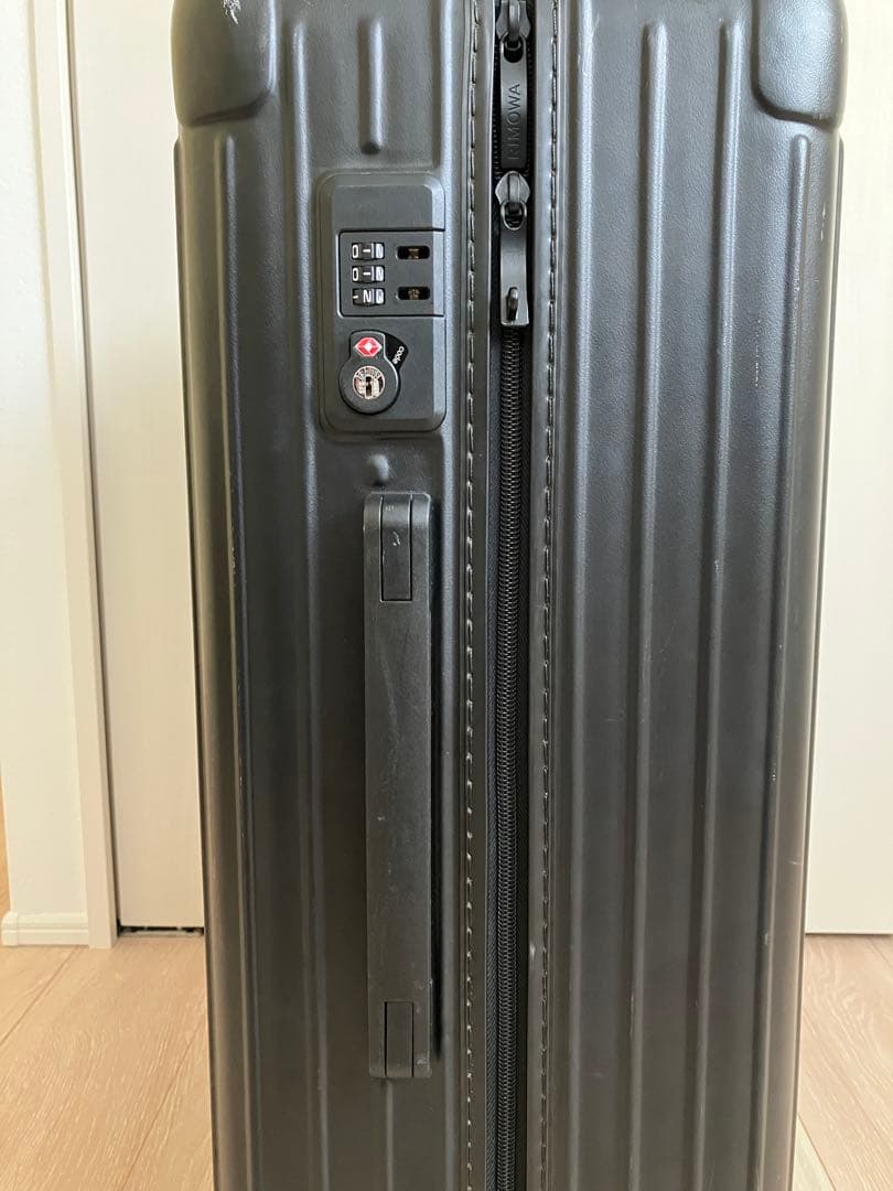 リモワ RIMOWA スーツケース　エッセンシャル チェックイン　M