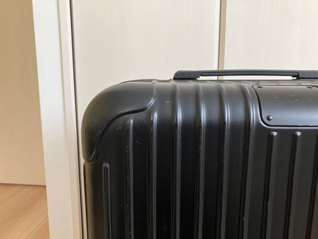 リモワ RIMOWA スーツケース　エッセンシャル チェックイン　M