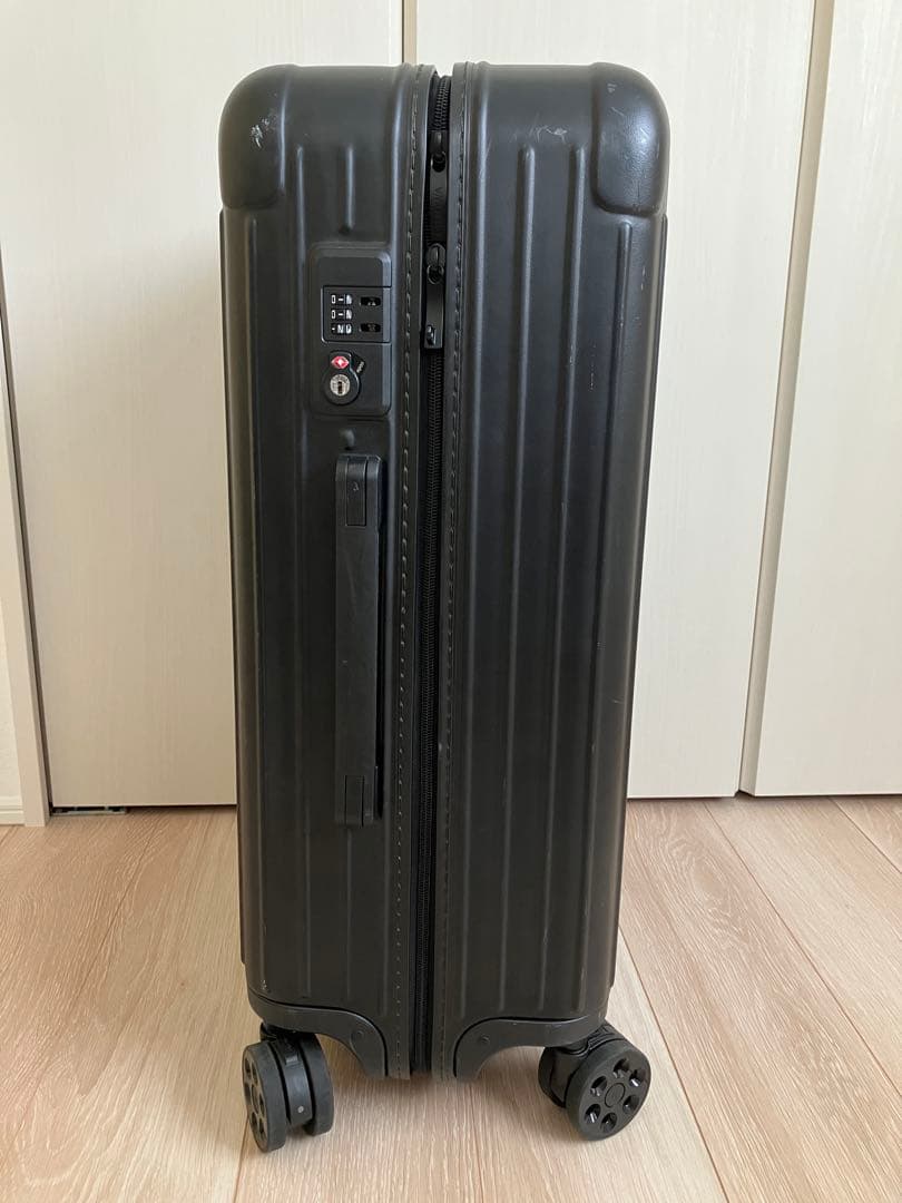 リモワ RIMOWA スーツケース　エッセンシャル チェックイン　M
