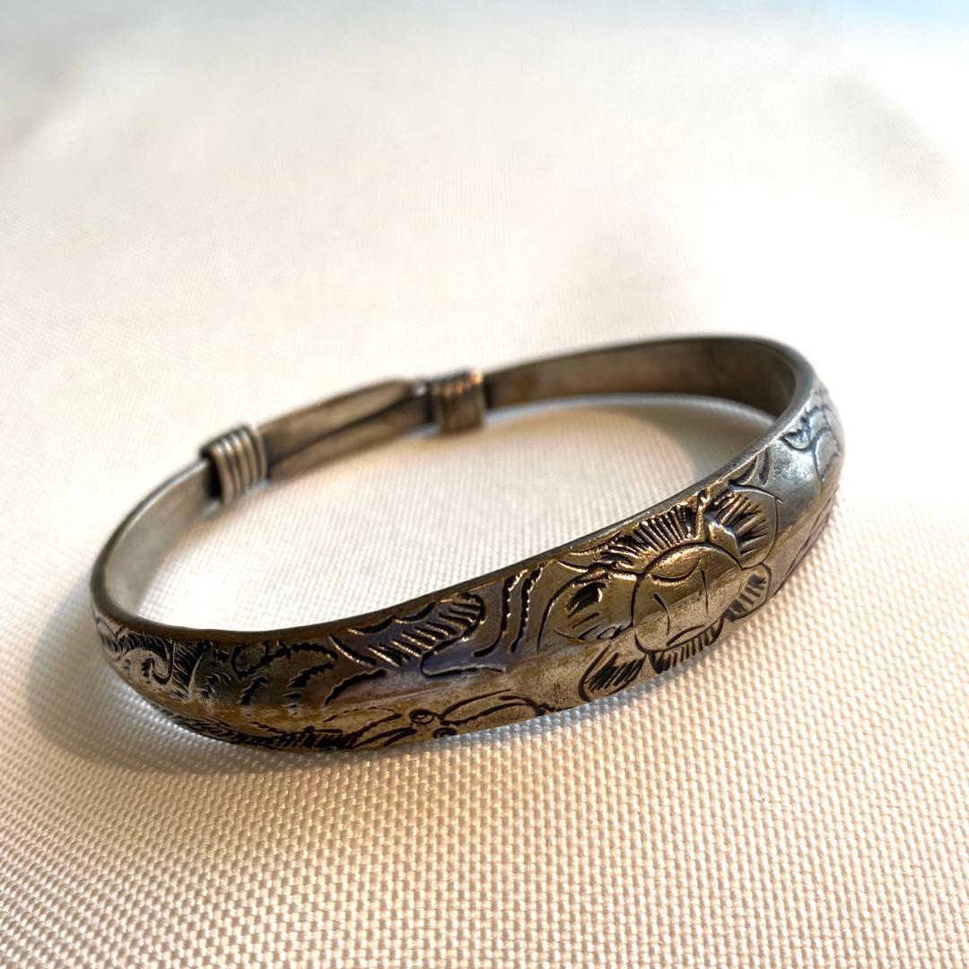 Old tribal silver 純銀 花鳥カービングバングル苗族 伝統工芸品