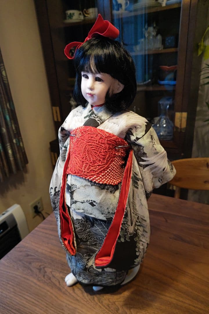 日本の伝統的な陶器製人形