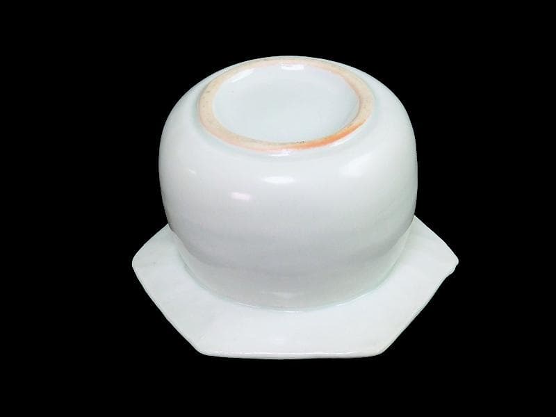 古伊万里　白磁　壺型　陽刻　梅花の図　六角　盃台　D193AS-CGn