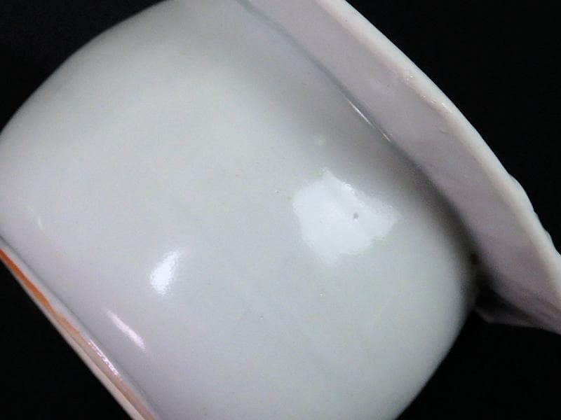 古伊万里　白磁　壺型　陽刻　梅花の図　六角　盃台　D193AS-CGn