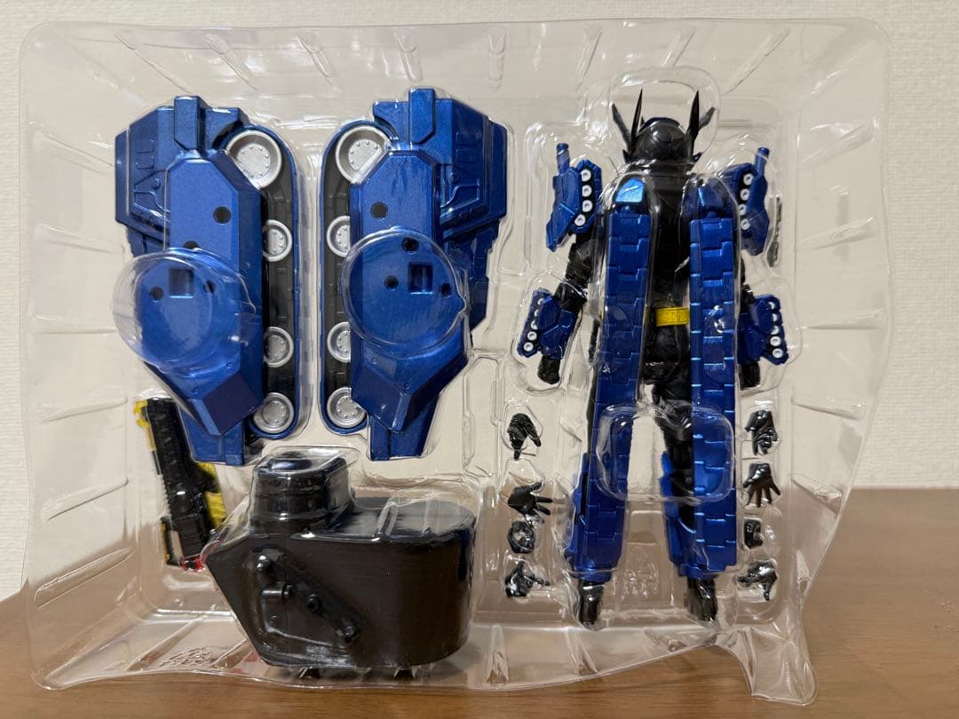 s.h.figuarts 仮面ライダービルド タンクタンクフォーム