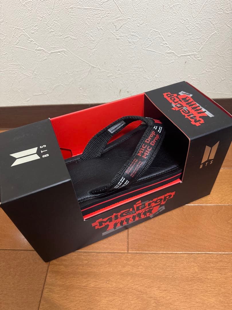 BTS サンダル ホワイト/ブラック 箱付き セット復活