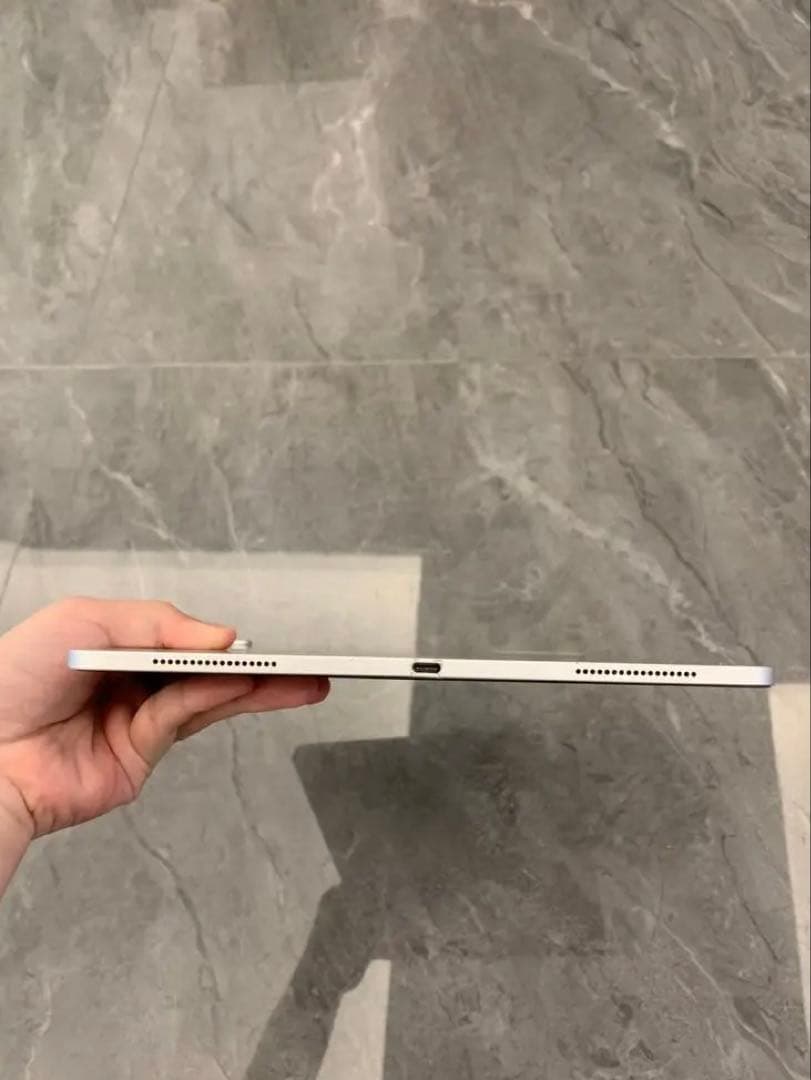 Apple iPad pro 12.9 第三世代　シルバーとキーボードをセット