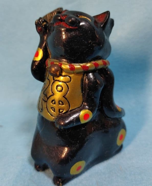 追い出し猫 招き猫 ソフビ 黒猫 墓場の画廊限定 縁起物