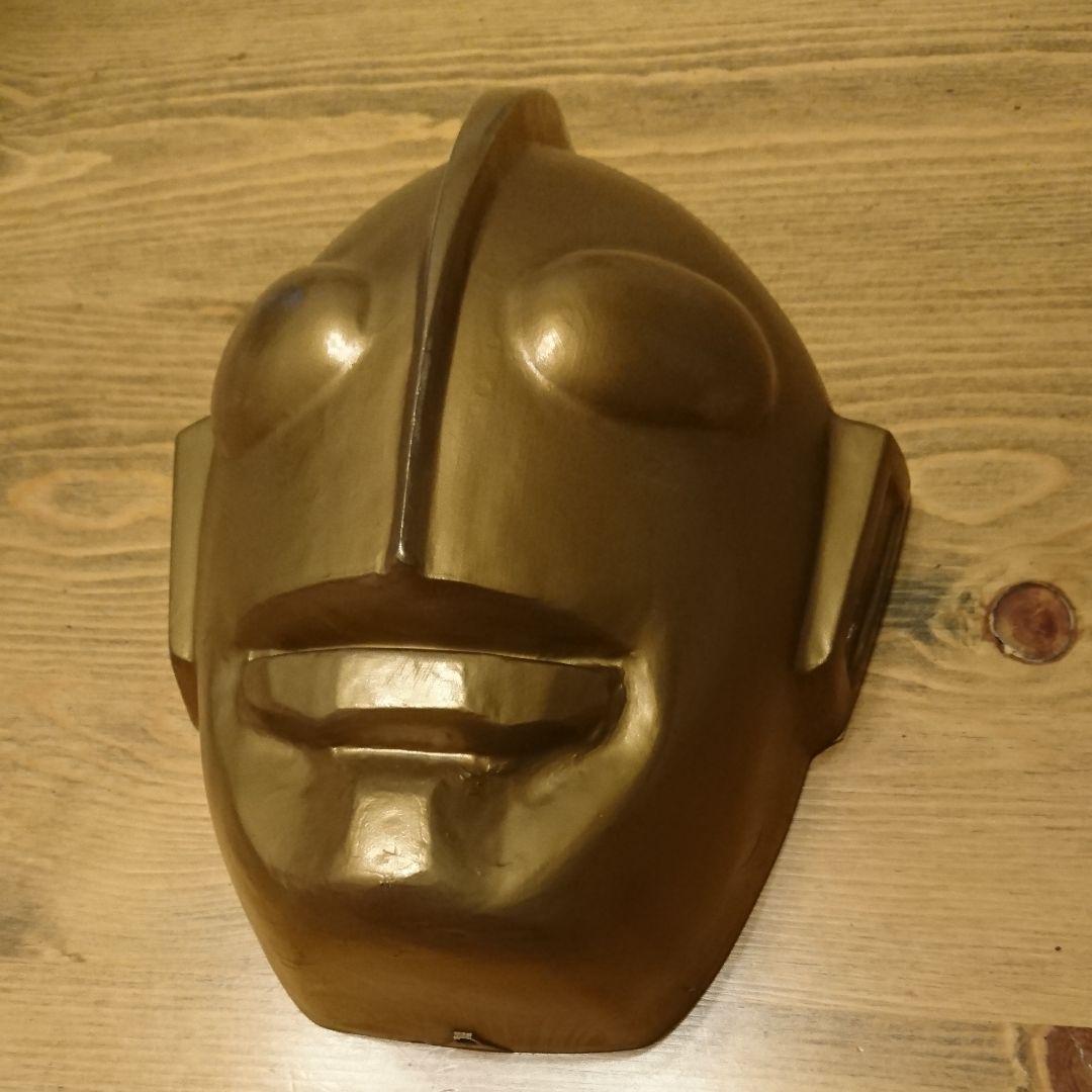 ウルトラマン壁掛け貯金箱